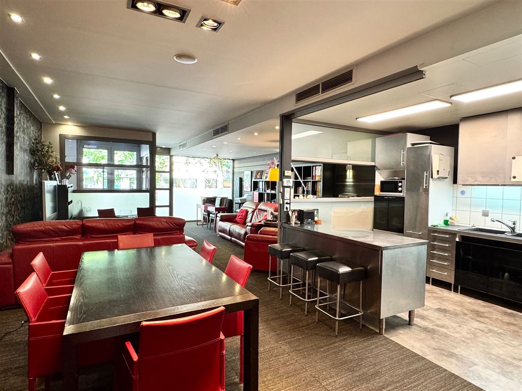 Immeuble à fort potentiel bénéficiant d’un emplacement commercial de premier choix au cœur de Renaix!
