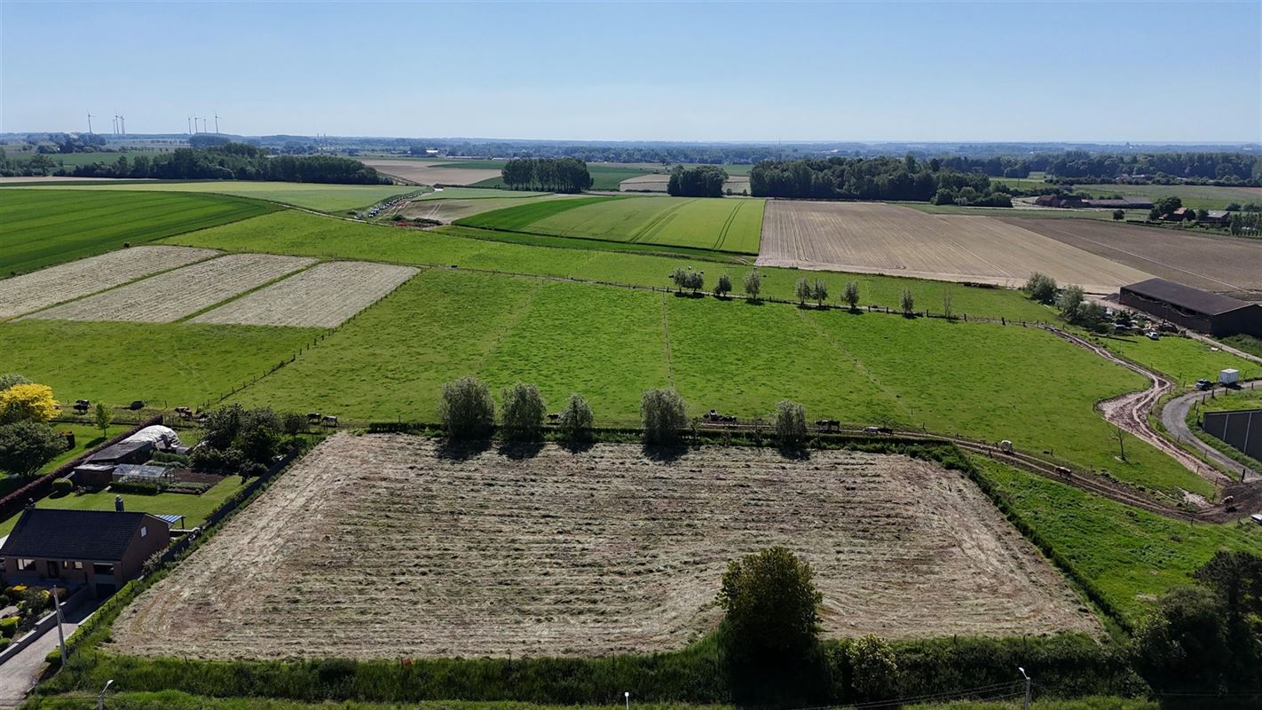 BEAU TERRAIN A BÂTIR de 5.426m2! Idéalement situé!!