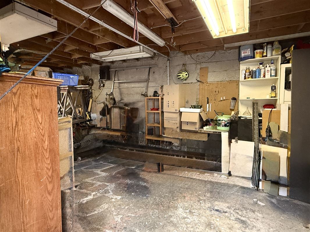 Propriété unique - habitation et de deux studios!