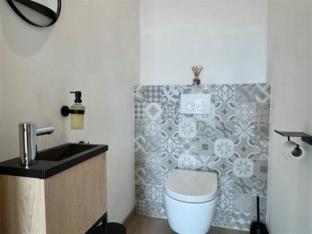 RUIME ENERGIEZUINIGE WONING MET ATELIER EN GARAGE!