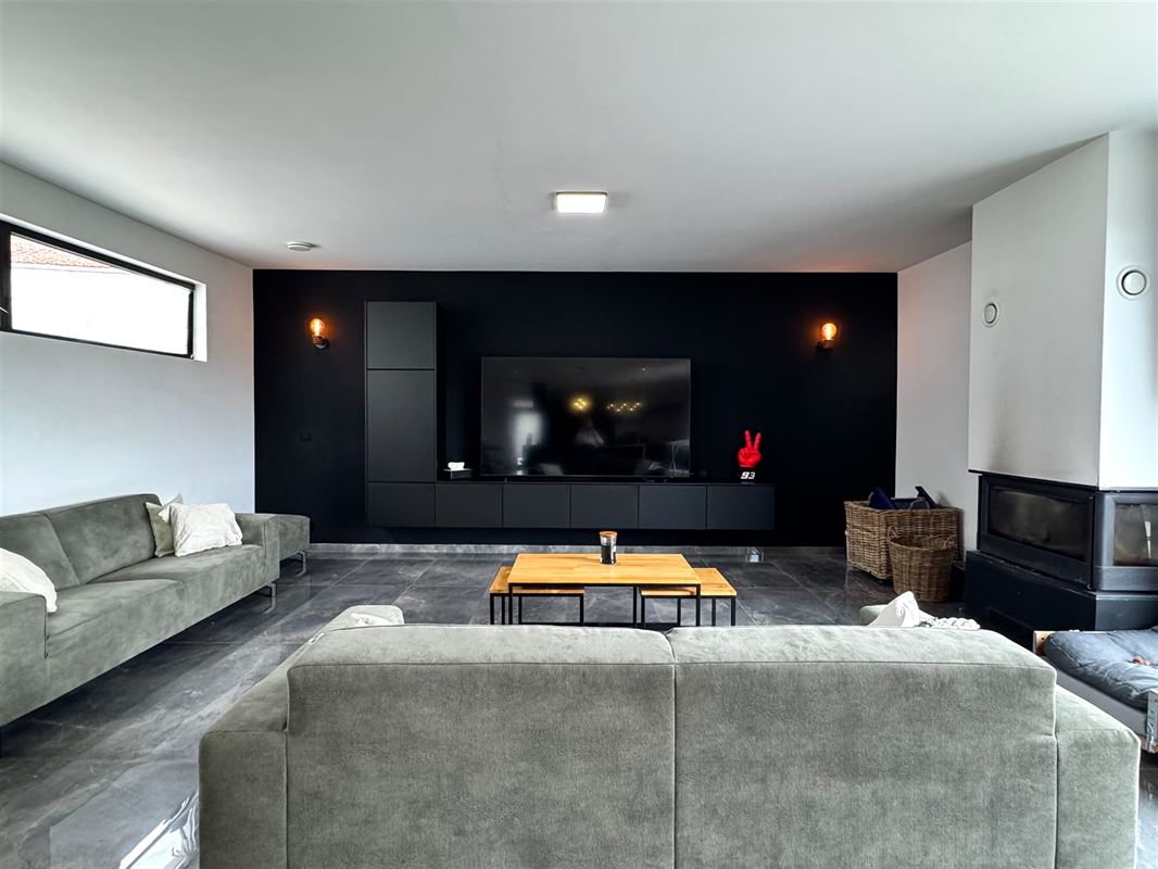 RUIME ENERGIEZUINIGE WONING MET ATELIER EN GARAGE!