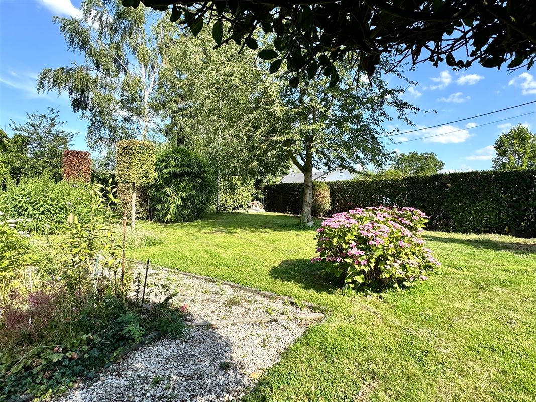 KARAKTERVOLLE VIERKANTSHOEVE MET PRACHTIGE TUIN!
