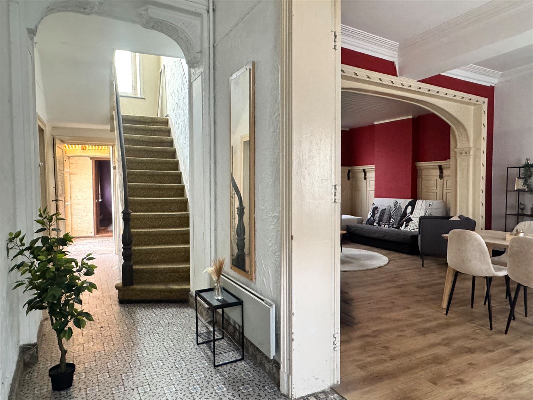 GROTE TE RENOVEREN WONING IN HET CENTRUM VAN LESSINES