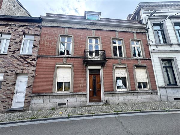 GRANDE MAISON A RÉNOVER DANS LE CENTRE DE LESSINES