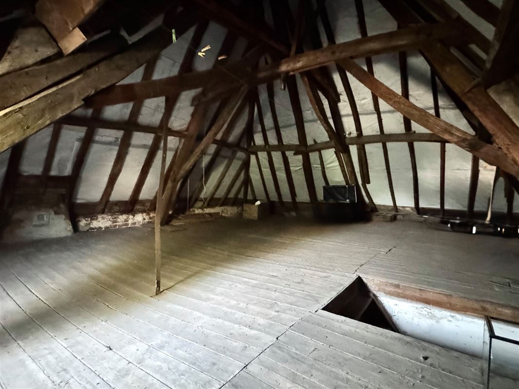 Charmante woning met 2 slaapkamers en garage in het hart van Frasnes.