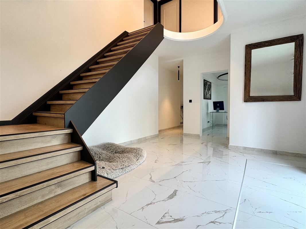 Prachtige villa met hoogwaardige afwerking en moderne technieken!