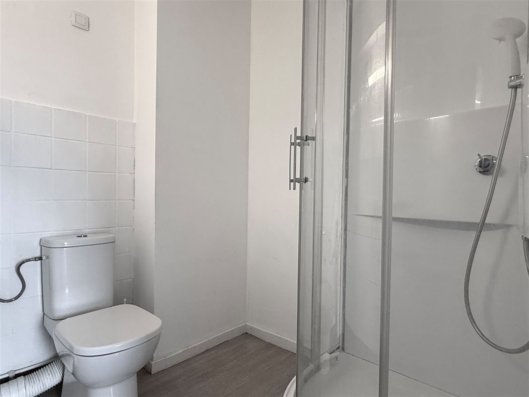APPARTEMENT MET BALKON EN TERRAS IN HET CENTRUM VAN RONSE