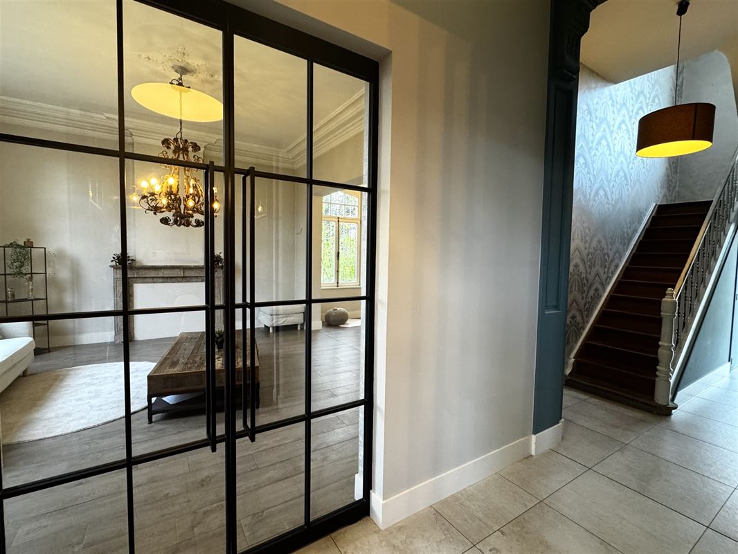 MAGNIFIQUE MAISON DE MAÎTRE AVEC 4 CHAMBRES, PISCINE, CARPORT DOUBLE ET PANNEAUX SOLAIRES
