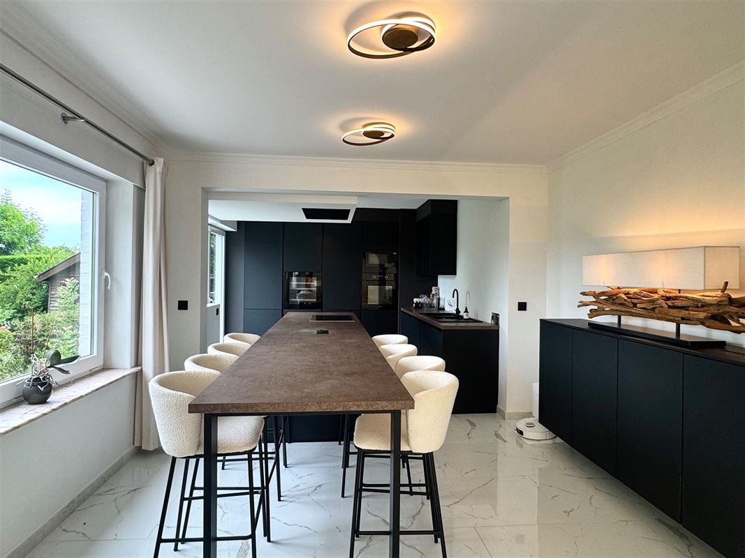 Prachtige villa met hoogwaardige afwerking en moderne technieken!