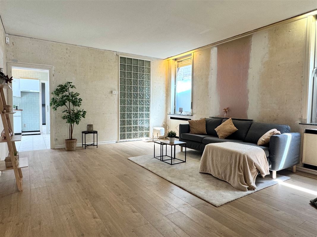 MAISON SPACIEUSE AVEC ESPACE COMMERCIAL A RÉNOVER!