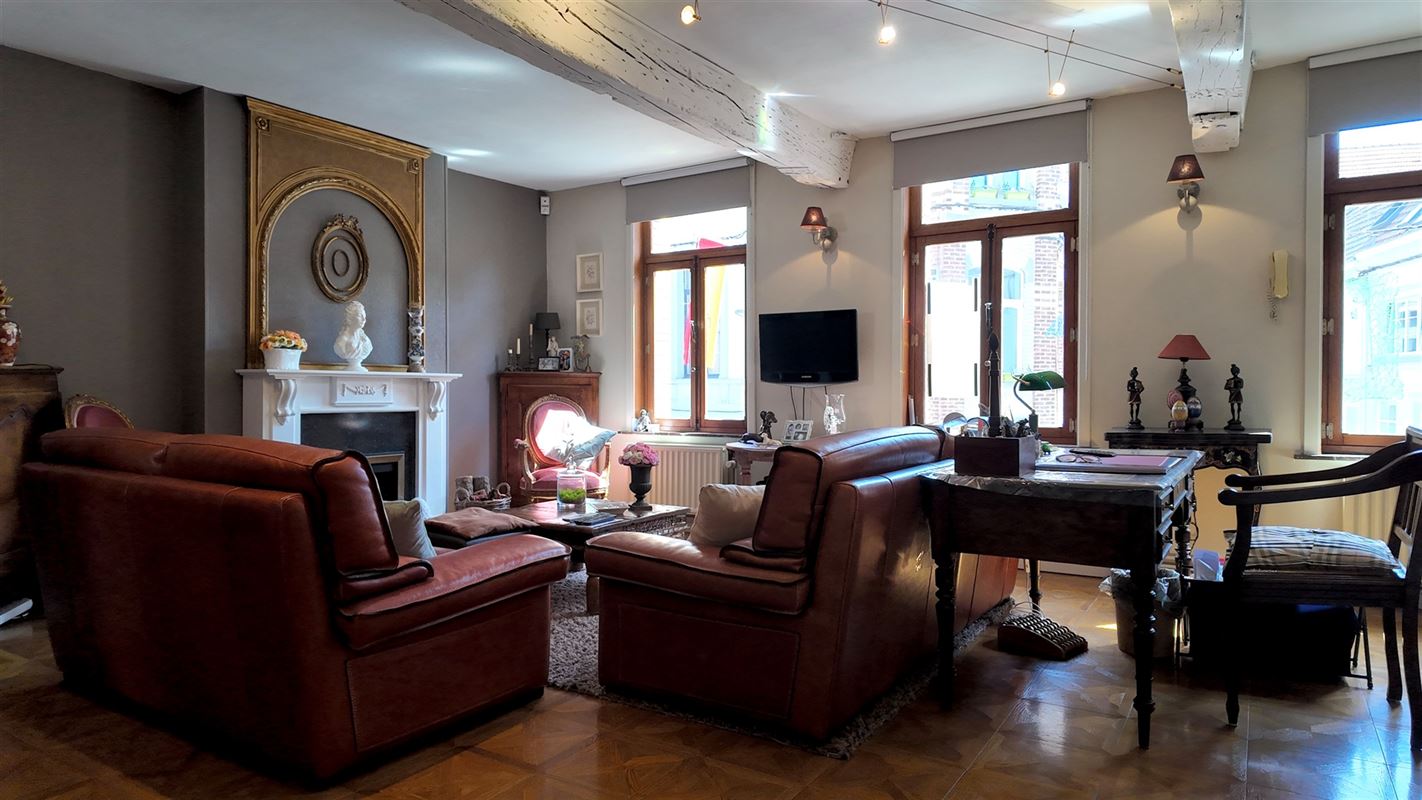 SUPERBE COMMERCE AVEC HABITATION, IDÉALEMENT SITUÉ!
