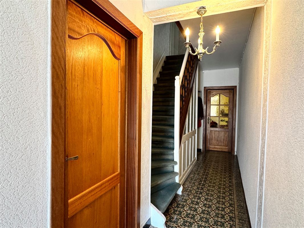 MAISON AVEC POTENTIEL, 4 CHAMBRES ET GRAND JARDIN!