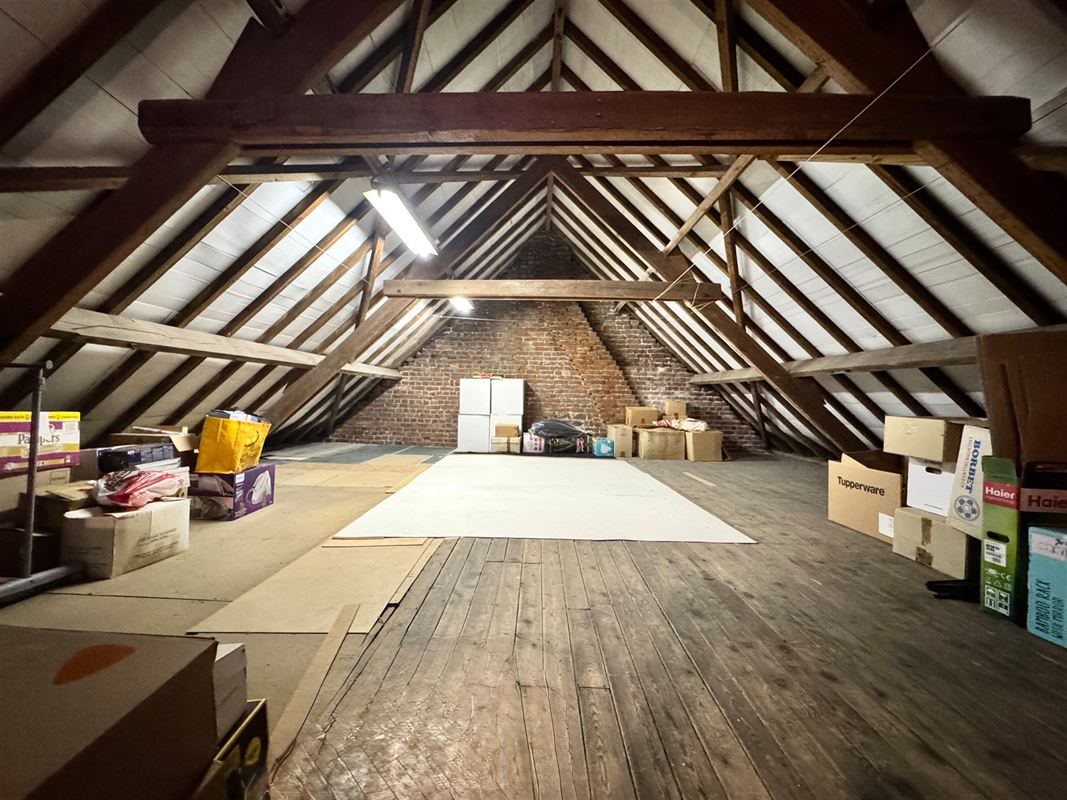 WONING met GARAGE, TUIN en INRICHTBARE ZOLDER!