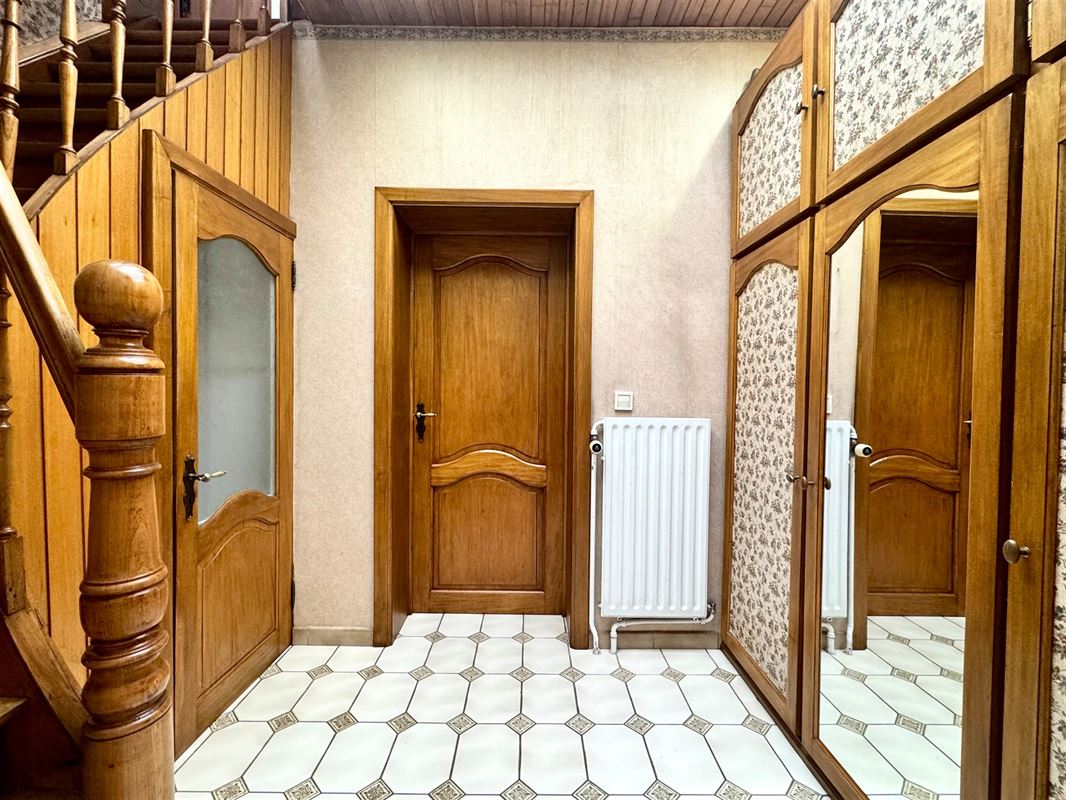 Maison 3 façades LUMINEUSE avec GARAGE au cœur de Frasnes-lez-Anvaing!