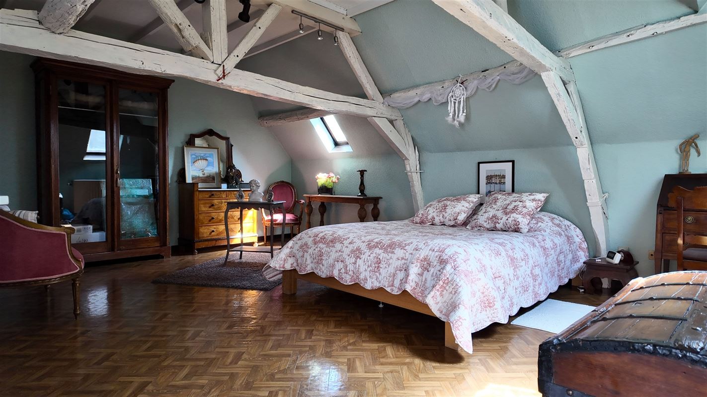 SUPERBE COMMERCE AVEC HABITATION, IDÉALEMENT SITUÉ!