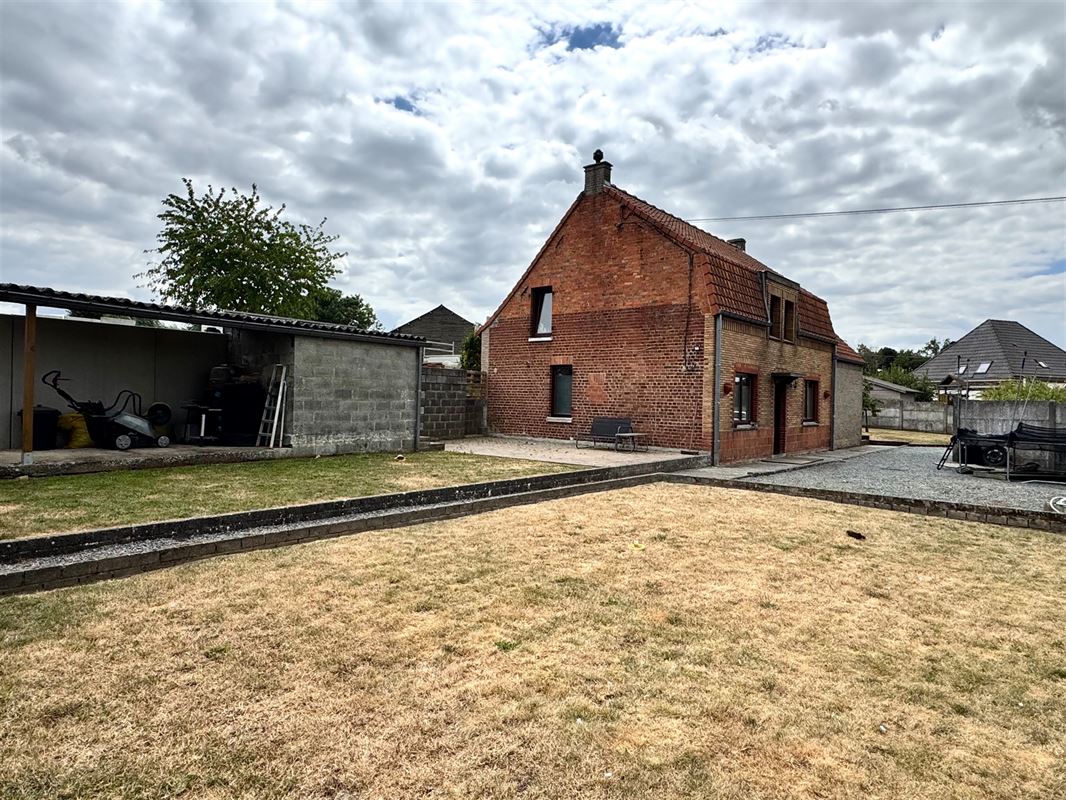 Charmante open bebouwing met TUIN, gelegen in een RUSTIGE WIJK.