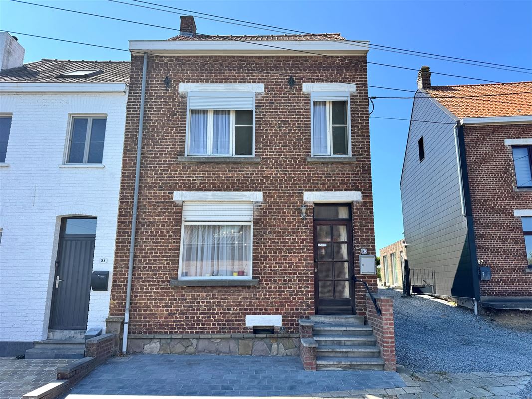 MAISON AVEC POTENTIEL, 4 CHAMBRES ET GRAND JARDIN!