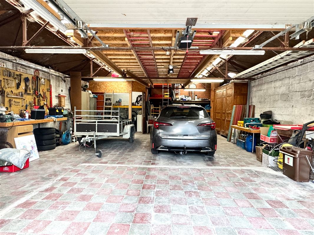 MAISON DE CARACTÈRE sur ±12 ARES dans une RUE TRÈS PRISÉE