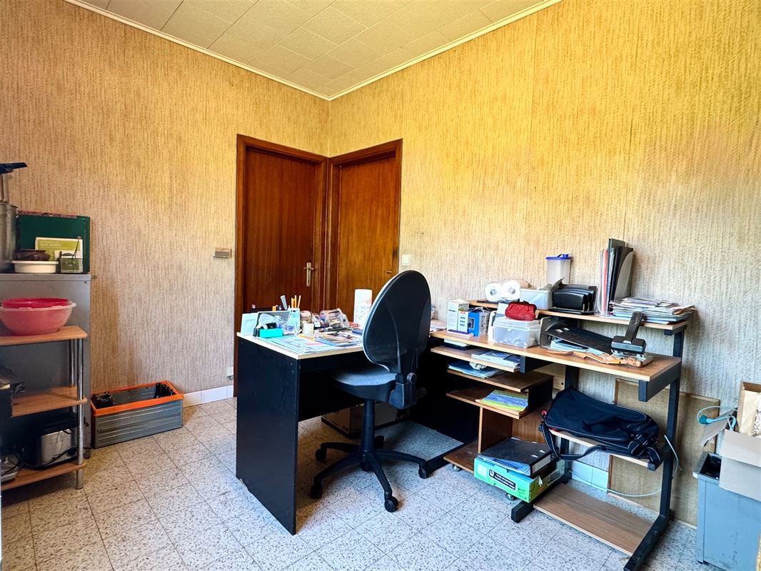 RUIME GELIJKVLOERSE WONING met TUIN, GARAGE en ZONNEPANELEN