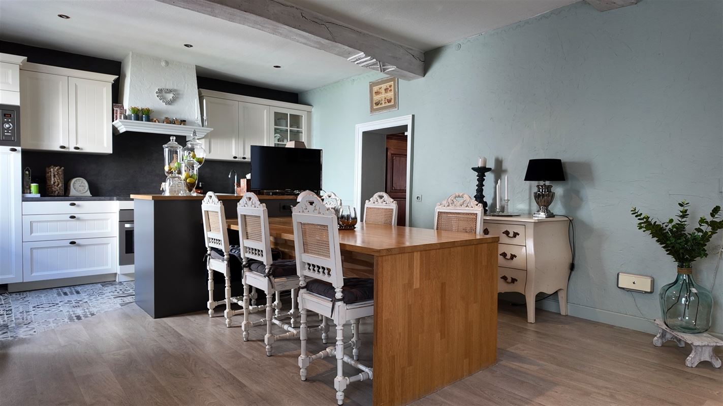 SUPERBE COMMERCE AVEC HABITATION, IDÉALEMENT SITUÉ!