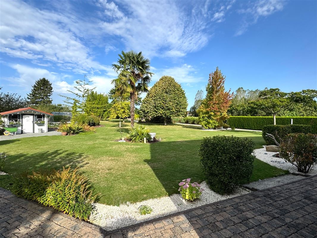 ÉLÉGANTE VILLA,excellent confort et environnement verdoyant