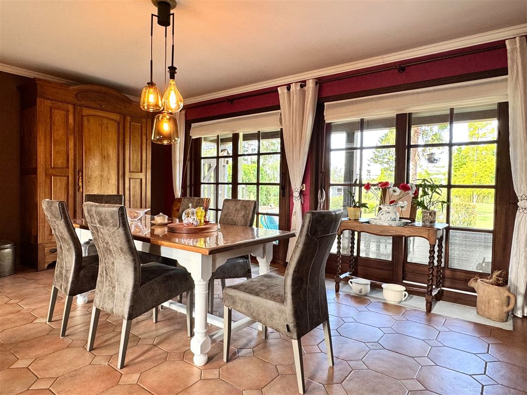 ÉLÉGANTE VILLA,excellent confort et environnement verdoyant