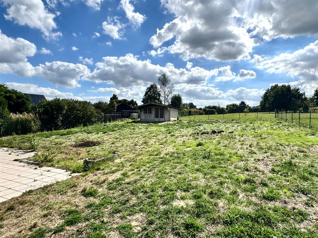 RUSTIG GELEGEN WONING MET GROTE TUIN!