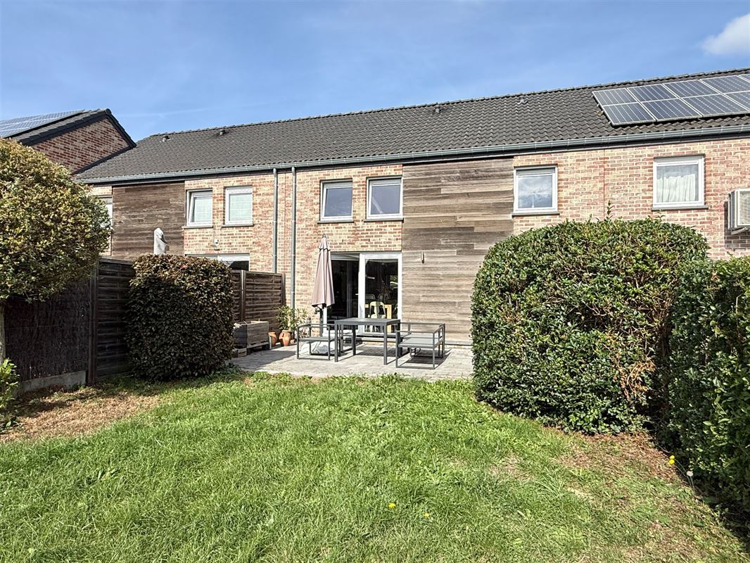 MAISON 3 CHAMBRES AVEC BEAU JARDIN