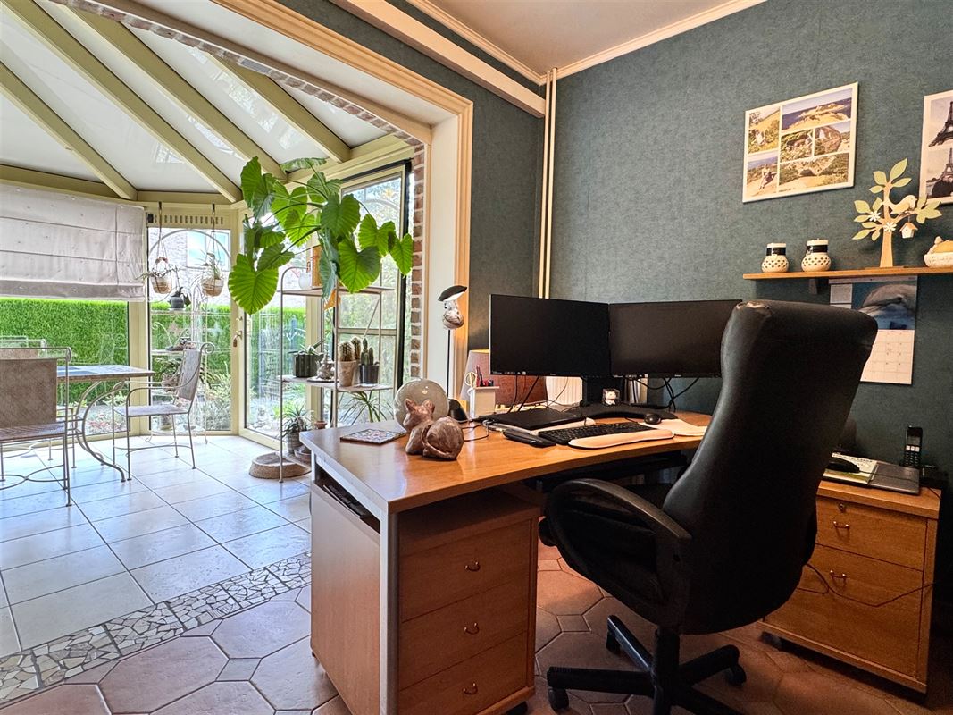 ÉLÉGANTE VILLA,excellent confort et environnement verdoyant