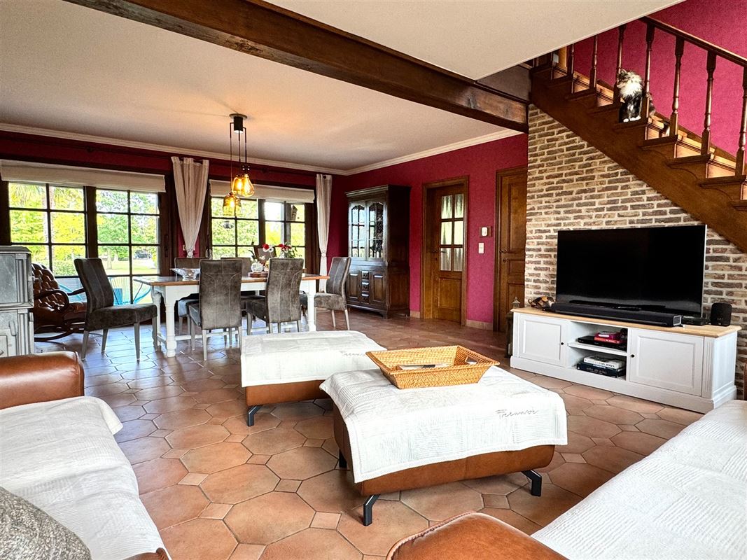 ÉLÉGANTE VILLA,excellent confort et environnement verdoyant