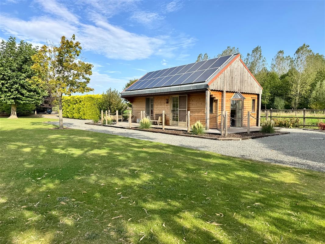 ÉLÉGANTE VILLA,excellent confort et environnement verdoyant