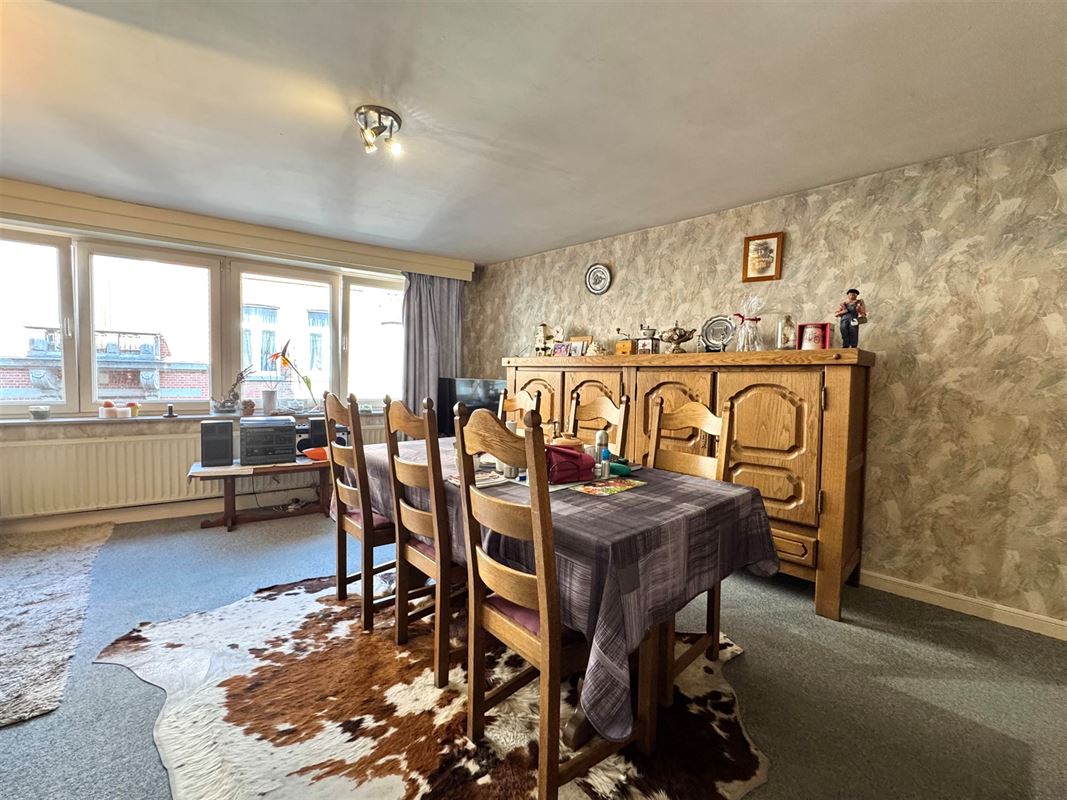 OPBRENGSTEIGENDOM – 2 APPARTEMENTEN – 5 GARAGES