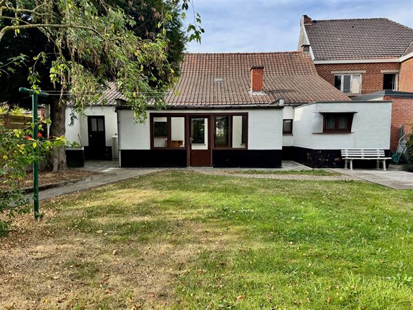CHARMANTE MAISON AVEC GARAGE ET JARDIN SUR +/- 24 ares