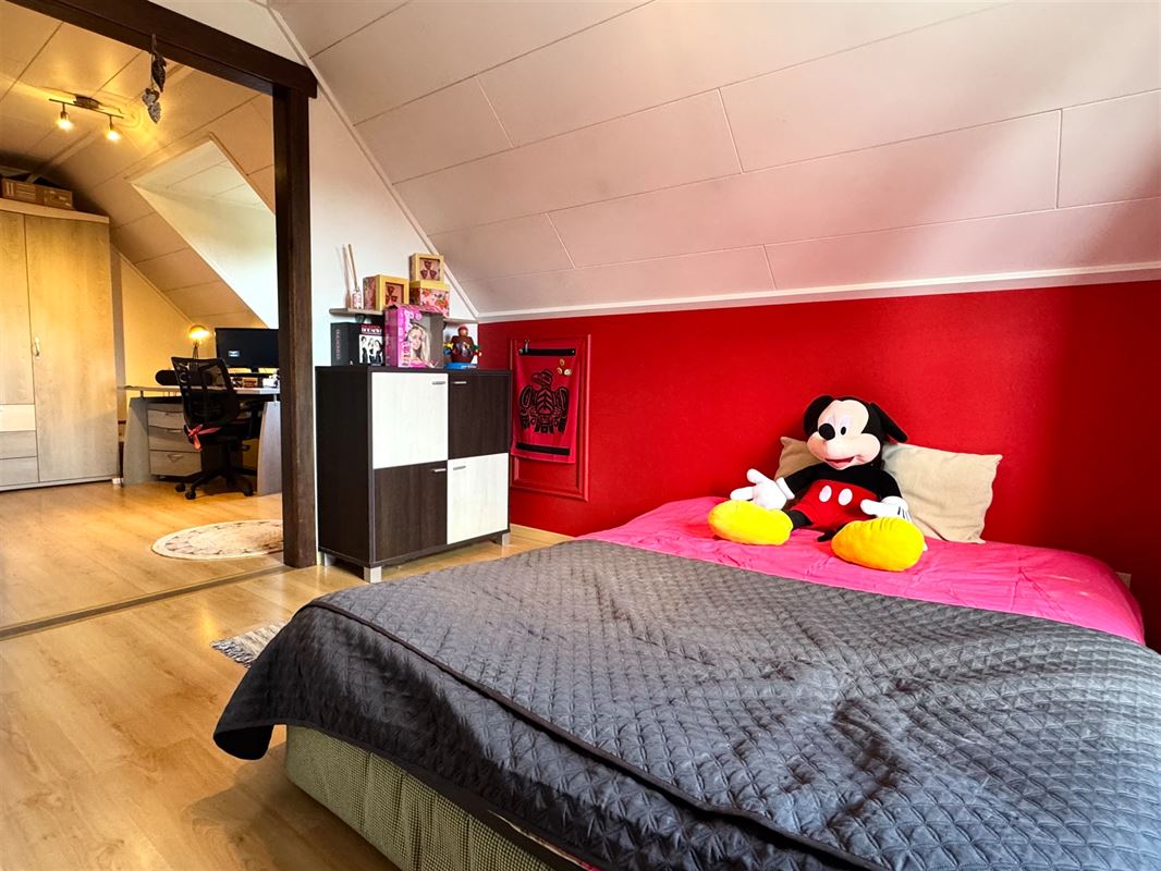 ÉLÉGANTE VILLA,excellent confort et environnement verdoyant