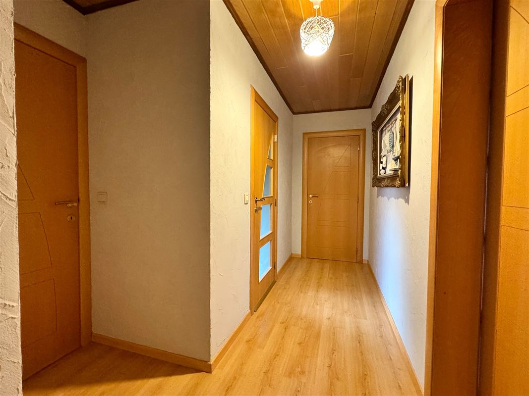 ÉLÉGANTE VILLA,excellent confort et environnement verdoyant
