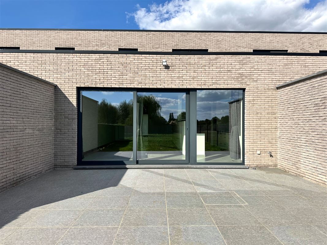 NIEUWBOUWWONING gelegen in een RUSTIGE OMGEVING!