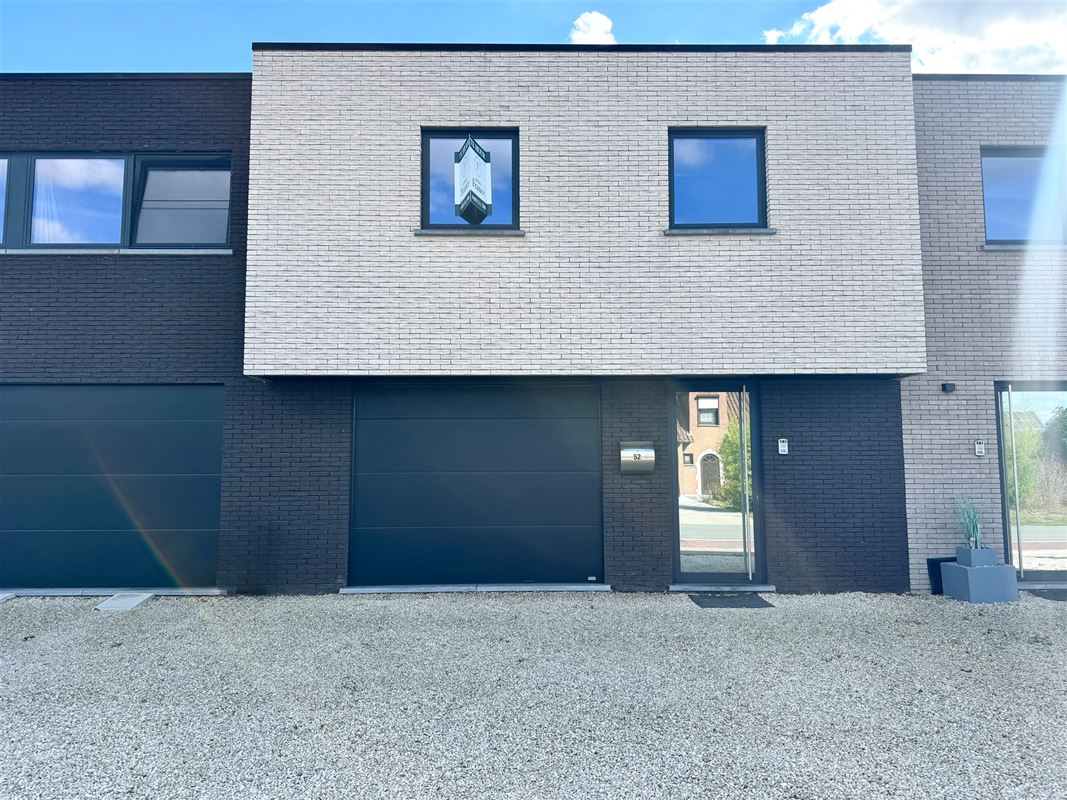 NIEUWBOUWWONING gelegen in een RUSTIGE OMGEVING!