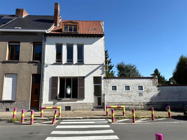 OPBRENGSTEIGENDOM MET 3 STUDENTENKOTEN/STUDIOS EN 1 APPARTEMENT