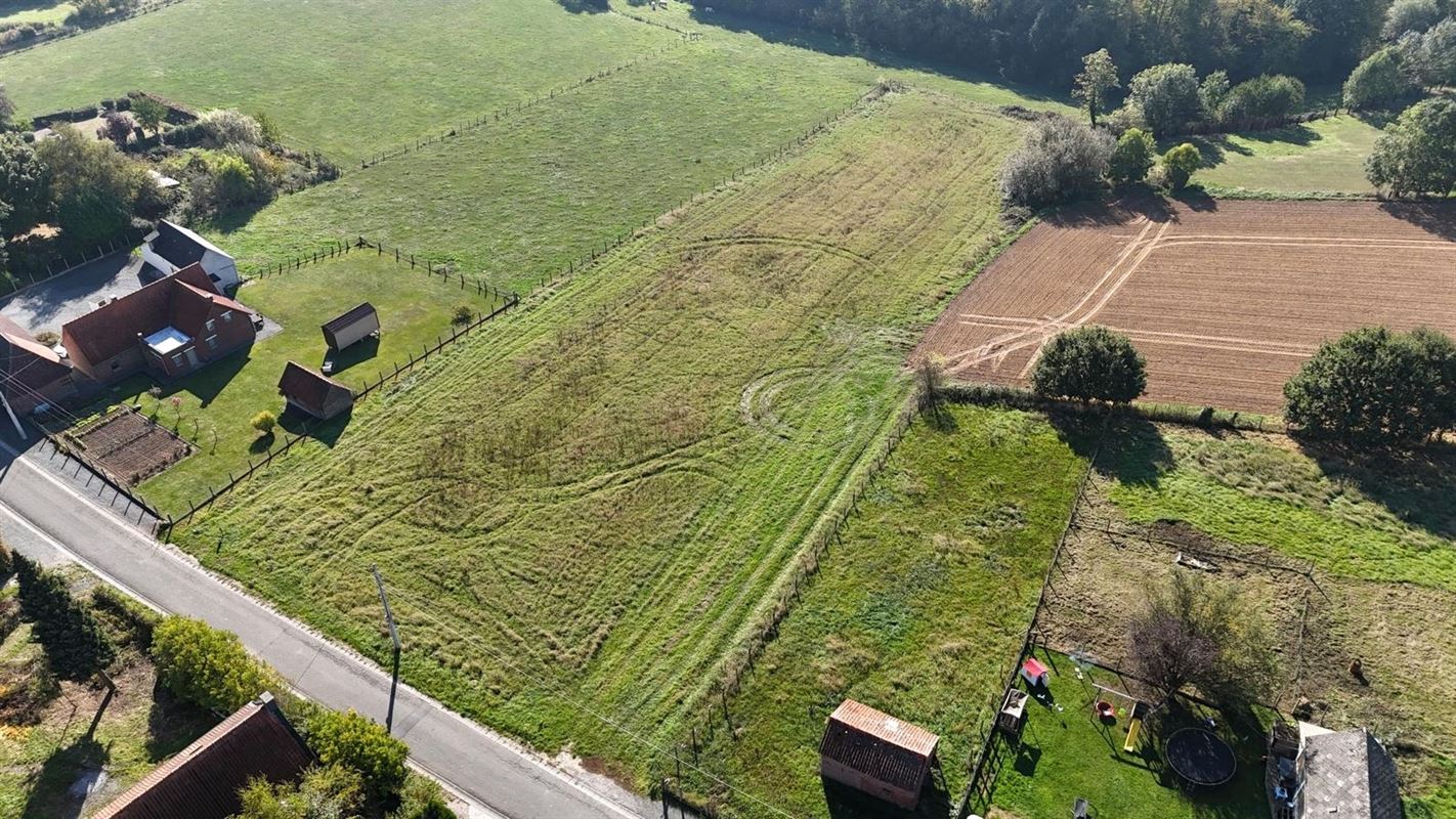 Beau terrain de 3.164m2 avec superbe vue!