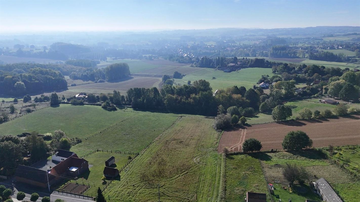 Beau terrain de 3.164m2 avec superbe vue!