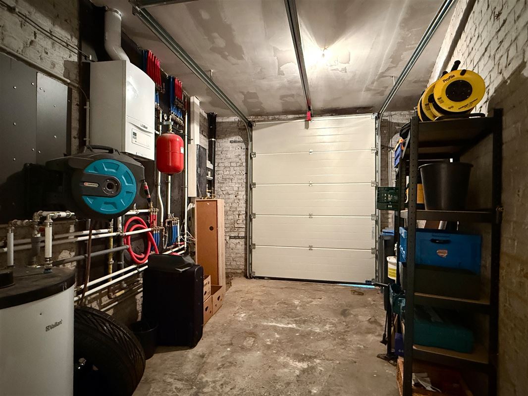 VOLLEDIG GERENOVEERDE WONING MET 3 SLAAPKAMERS