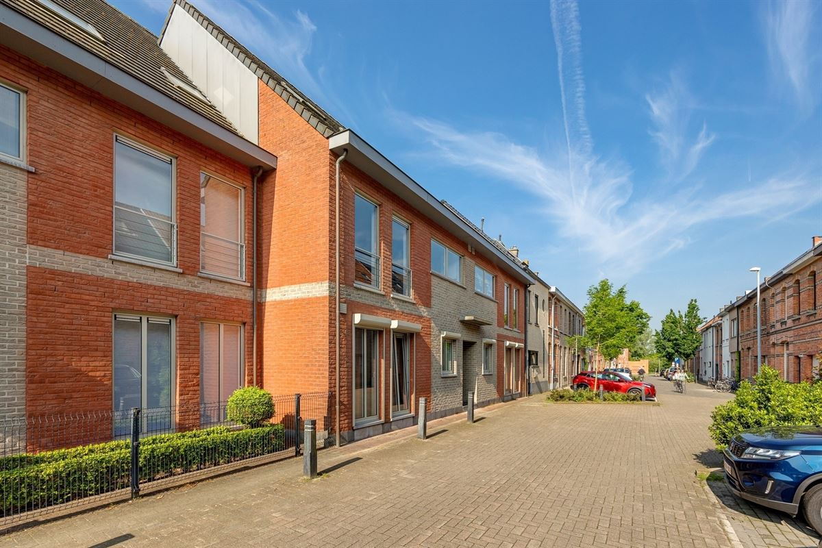 Instapklaar duplexappartement met garagebox en autostaanplaats