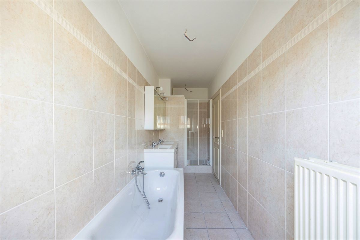 Instapklaar duplexappartement met garagebox en autostaanplaats