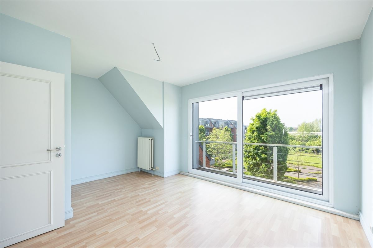 Instapklaar duplexappartement met garagebox en autostaanplaats