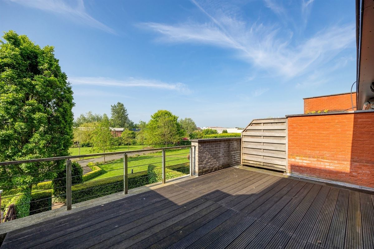 Instapklaar duplexappartement met garagebox en autostaanplaats