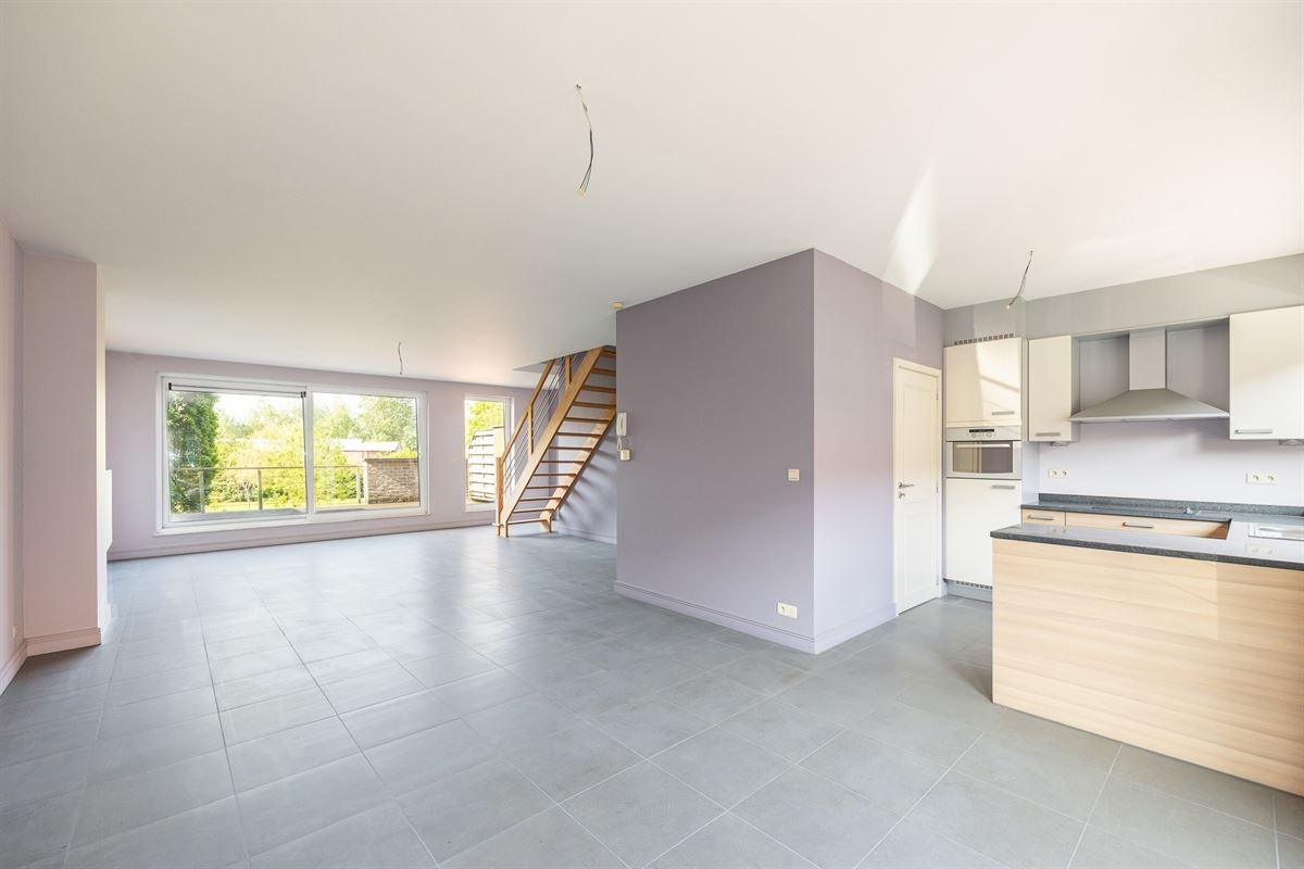 Instapklaar duplexappartement met garagebox en autostaanplaats