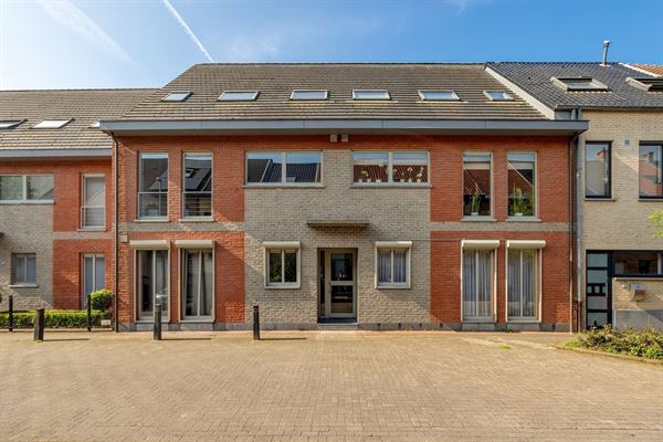 Instapklaar duplexappartement met garagebox en autostaanplaats