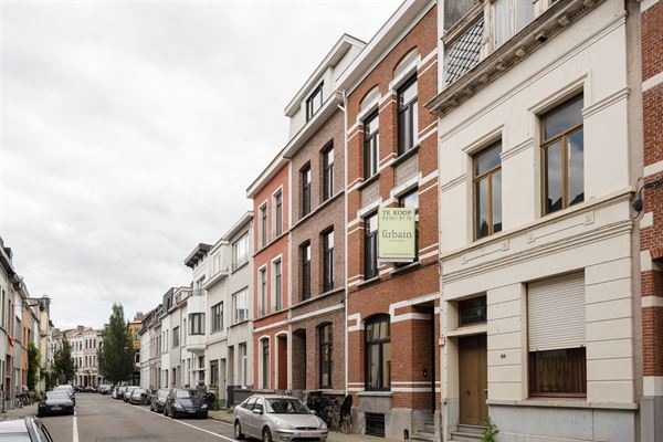Energetisch gerenoveerde woning met 5 slaapkamers nabij Hof Van Leysen