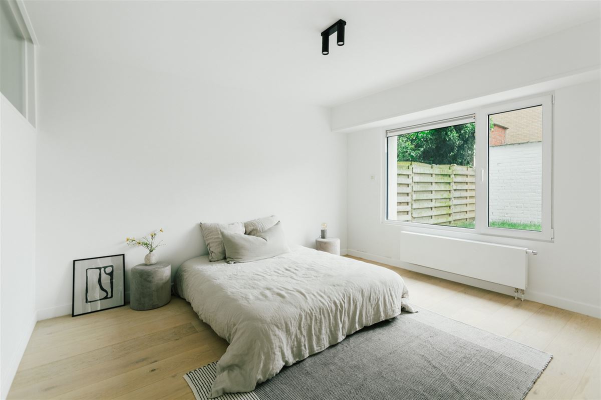 Prachtig gerenoveerd appartement met zonnige tuin