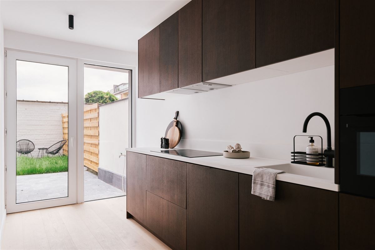 Prachtig gerenoveerd appartement met zonnige tuin